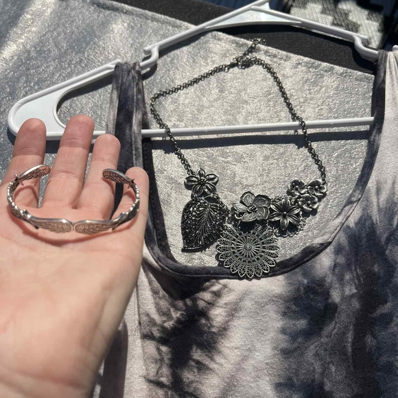 Olivia Rae Black and Gray Tie-Dye Dress (Med) W/ Matching Jewelry Set - Picture 6 of 8